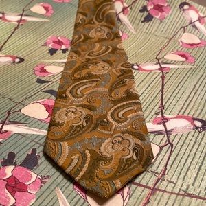 Beautiful tie Vintage Angelo Corelli Designed in Italy tie - 4” x 56”